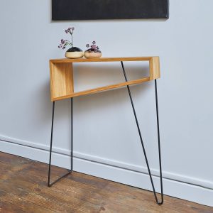 console en chene massif profil droit en situation. credit photo D3 studio