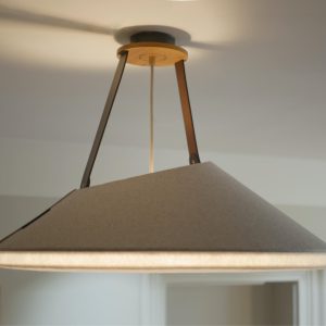 Suspension feutre flanelle KNGB - vue de profil