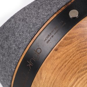 Lampe projecteur KNGB en bois et feutre avec zoom flanelle gris moyen linatelier nantes