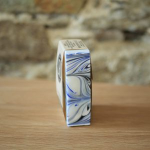 Savon beurre de cacao bio et huile de tournesol bio CRU numéro 4 écologique, éthique, artisanal et zéro déchet, tranche à l'INATELIER Nantes