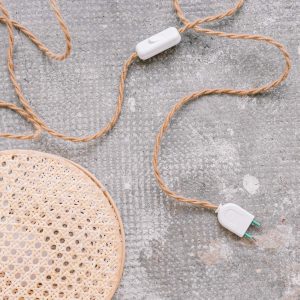 lampe applique MOON_petit modèle_An°so design_Anne-Sophie Boucard_L'Inatelier_Nantes_Luminaire_cannage_naturel bohème_design contemporain_détail matériaux cannage et cable textile