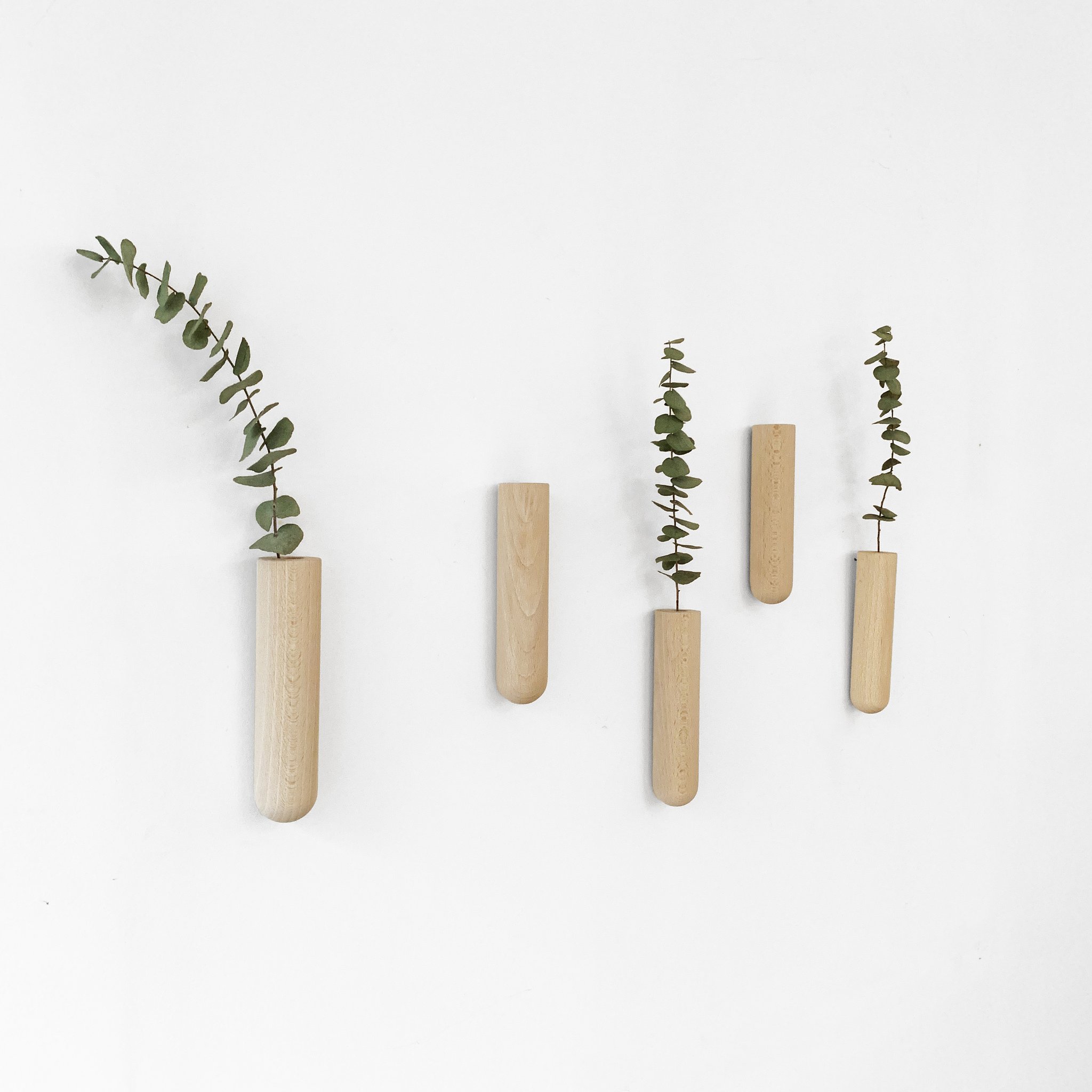 vases_muraux_bois_hêtre_lot de 3_L'INATELIER_Anso design_Anne-sophie BOUCARD_Nantes_boutique déco_déco murale_écodesign_madeinfrance_fleur