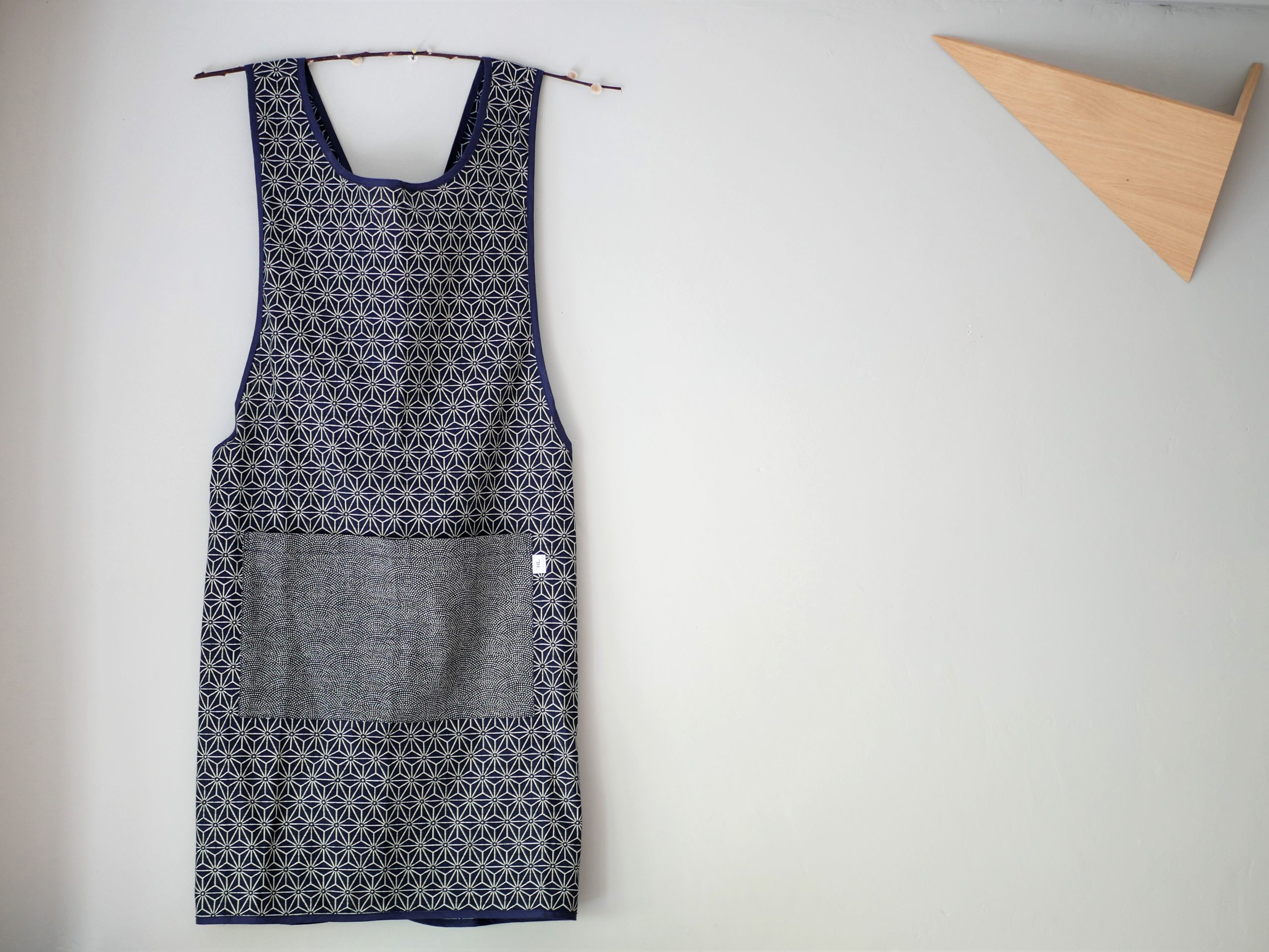 Tablier Japonais en coton_Heloise Levieux_L'INATELIER_Nantes_linge de maison_cuisine_décoration_motif japonais_étoile_face avant