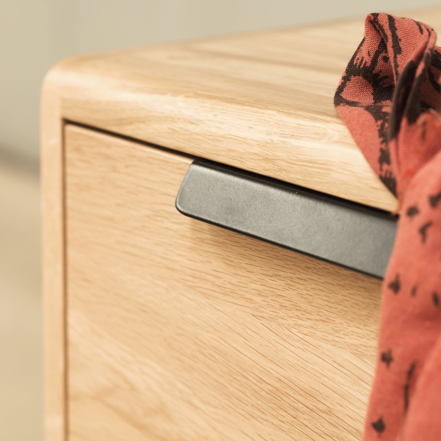 Buffet en chêne massif bliss _ L'Inatelier Nantes_chene massif_made in france_artisanat_bois_rangement_tiroir_décoration_meuble_fabrication française_by Cactus_face_sur-mesure