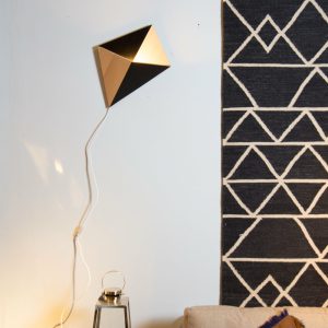 Applique Cerf-volant_enfant_luminaire_chambre_couleur_personnalisable_made in France_ecoconception_bois_durable_artisanat_lampe_décoration_nantes_L'Inatelier_noir