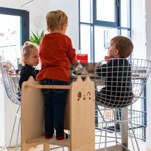 tour-montessori-tout-d'observation-bois-tableau-craie-enfant-meuble-boogy-woody-l'inatelier-made-in-france-nantes-éducation-ludique-décoration-cadeau-noêl-intérieur-jeu