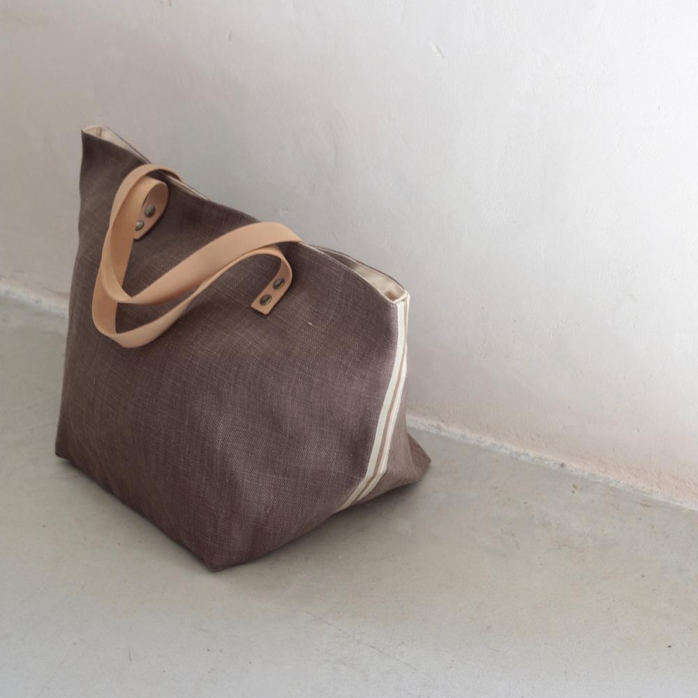 sac_cabas_toile-de-lin_naturel_made-in-france_artisanat_heloise-levieux_nantes_bretagne_style_accessoire_déco_design_collection_marron glacé