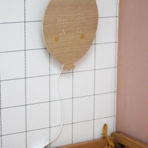 applique-ballon-en-bois-april-eleven-design-minimaliste-made-in-france-bébé-cadeau-naissance-fille-garcon-linatelier-nantes-boutique-déco-inspiration-profil
