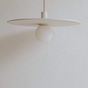 Grande suspension blanche béton - Zuri. fabrication artisanale française