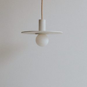 lampe suspension blanche en beton ama 30 zuri