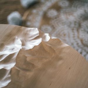 Table basse ronde Relief Ben & Manu