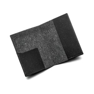 Porte-passeport-cuir-recyclé-maison-origine-voyages-linatelier-nantes-accessoires-maroquinerie-pochette-ouvert-vue-intérieure-noir