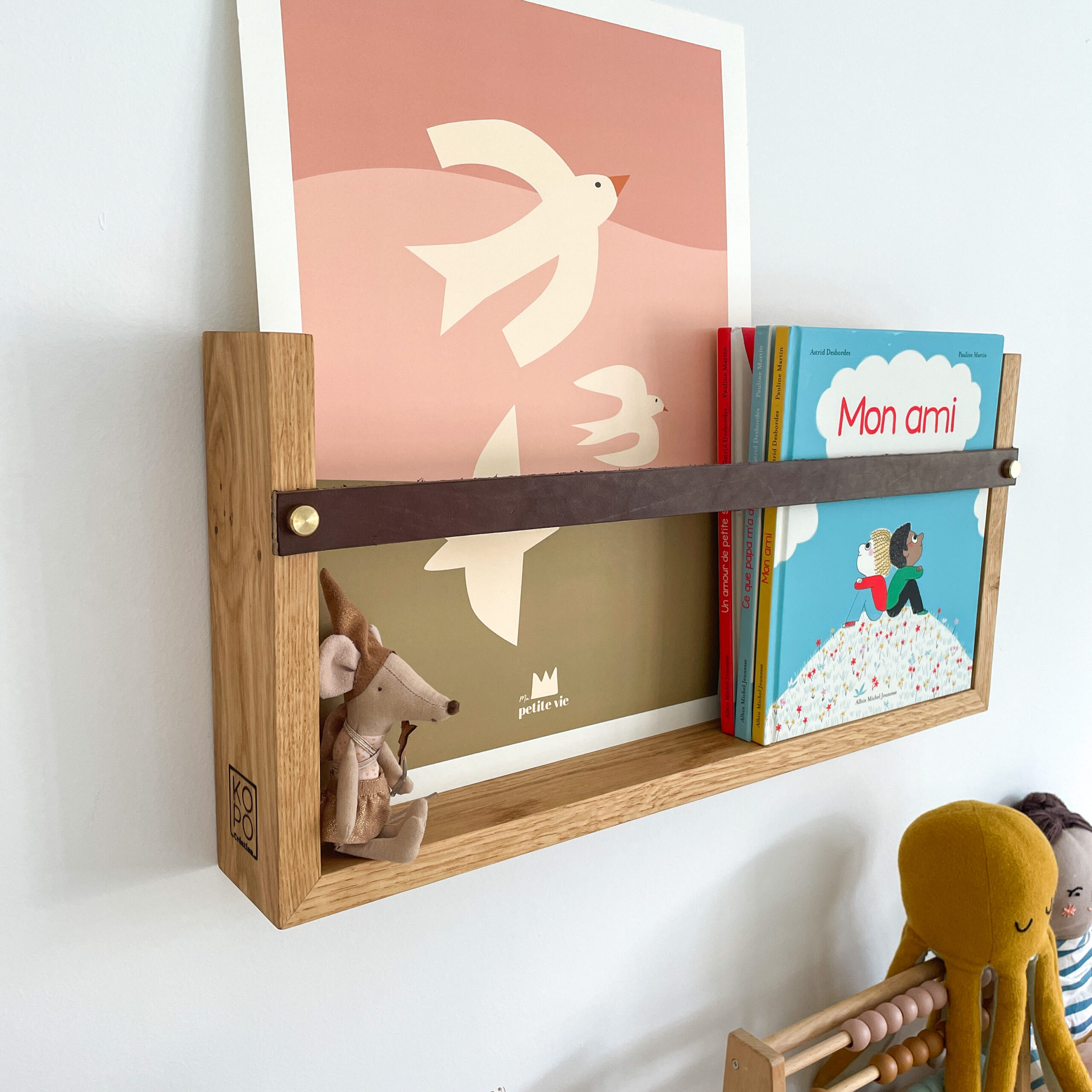 porte-revues mural en bois, design signé Kopo. Vue principale