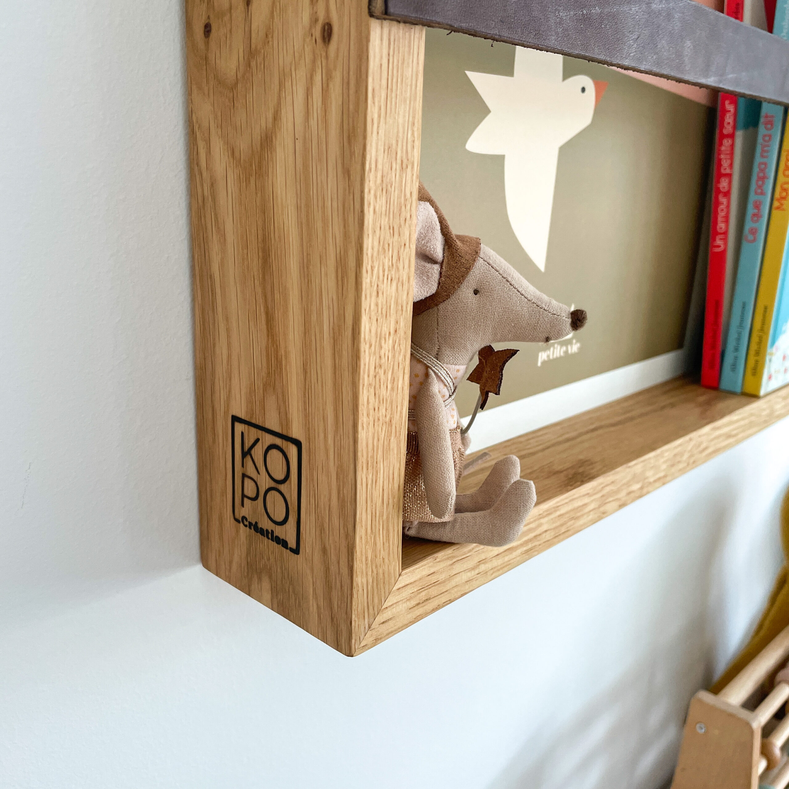 porte-revues en bois, design signé Kopo. vue détail