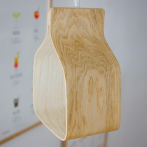 Suspension en bois naturel noyau en bois moulé design