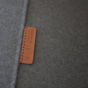 Suspension KNGB detail feutre gris moyen