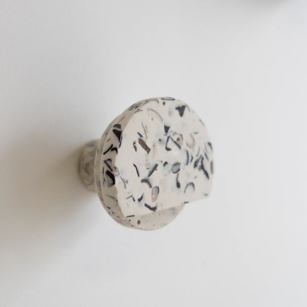 Patères en coquillages recyclés