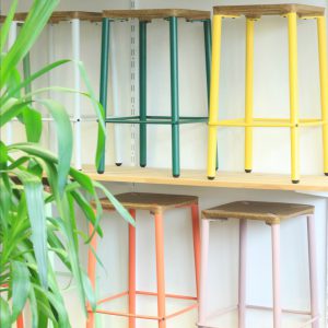 Tabouret-coloré-vue1