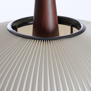 photo de détail abat jour lampe mante religieuse rispal