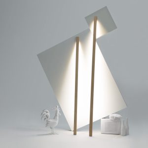 lampadaire nomade volige_drugeot manufacture_LInatelier_nantes_luminaire_lampe_chene massif_fabrication artisanale_ led_lumière indirecte_design_ artisanat contemporain_ anjou_made in france_bois_lumière indirecte_allemée