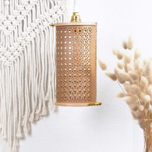 lampe_baladeuse_cannage_kraft_l'inatelier_nantes_boutique déco_studio Matcha_berniolle_led_papier_madeinfrance_fabriqué en bretagne_handmade_artisanat_luminaire_salon_chevet_chambre_détail
