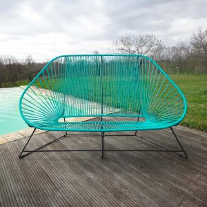 canapé 3 places Acapulco exterieur polyvinyl terrasse_boqa_L'Inatelier_couleurs_été_jardin_design_mobilier exterieur_nantes_structure noire_en situation_piscine_face