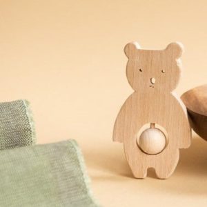 hochet bois_crock-lapin_ourson_massif_jouet_naturel_design_artisanat_made-in-france_kmr-childwood_jeu_ludique_montessori_bébé_enfant_chambre_nantes_linatelier_duo_ours