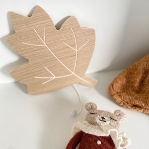 boite-a-musique-feuille_april-eleven_bois_chêne_naturel_mélodie_music-box_hey-jude_déco_enfant_chambre_bébé_cadeau_nantes_linatelier