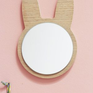 miroir-lapin-en-bois-chambre-enfants_april-evelen-décoration_déco_made-in-france_tendance_artisanat_cadeau_naissance_linatelier_nantes_fond-rose