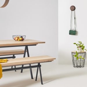 table_tarmak_hetch_mobilier_meuble_repas_salle-à-manger_bois_massif_chene_made-in-france-sur-mesure_métal_france_artisanat_design_vue-en-situation_banc_linatelier_nantes