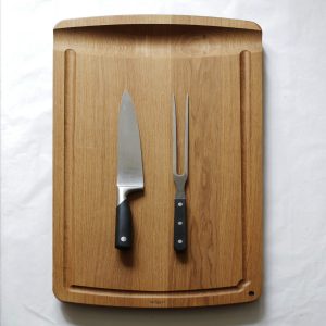 grande planche à découper avec rigole en chene massif. Grand germinal - Le régal, made in France