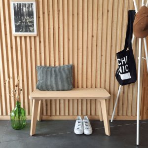 banc-bois-design-Jomon-naturel-ash_skog_entrée_frêne-déco-linatelier-en situation