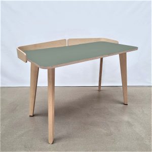 bureau-bois-et-plateau-de-couleur-vert-olive-yosemite-skog-linatelier-disponible à Nantes-déco
