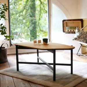 Table basse-bois-et-laiton-artisanat-français-chêne-salon-hudelot-linatelier-nantes-en-situation