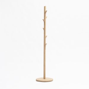 porte manteau chêne massif , sur pied rond, fabriqué en France par Drugeot Manufacture. vue 1_4 -carrée.